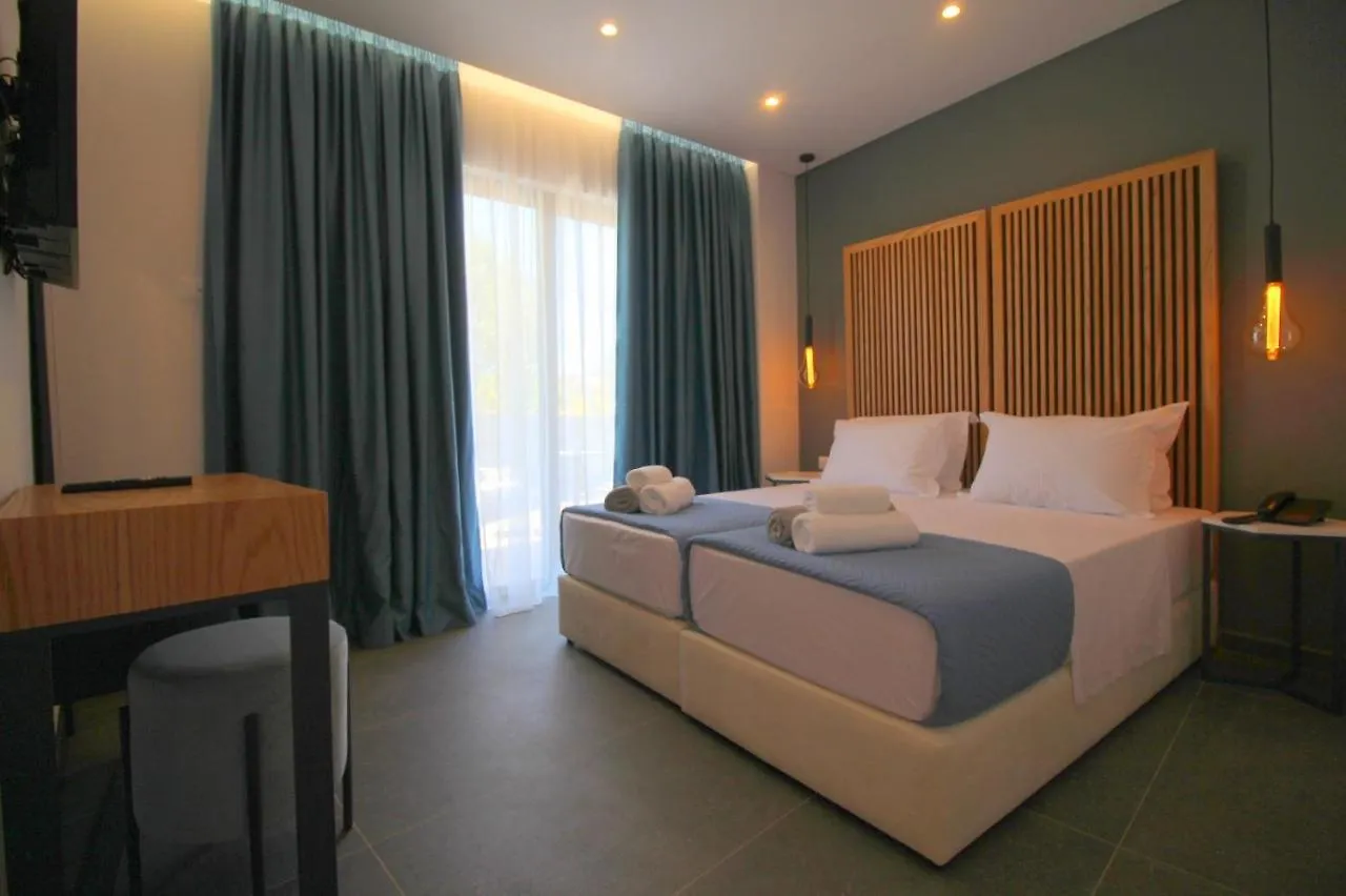 Blue Eye Hotel Ksamil 4*,  Albania